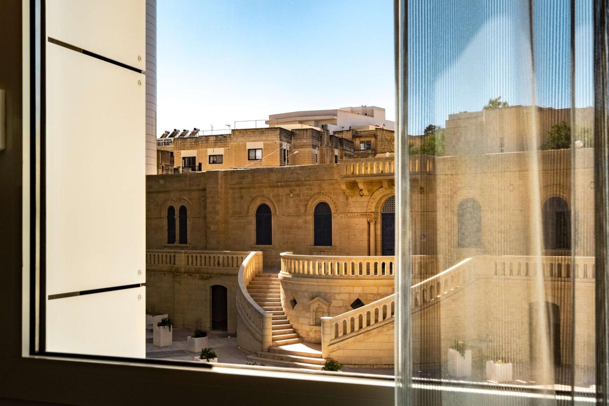 Hyatt Regency Malta Hotel Saint Julian's Bagian luar foto View of the museum
